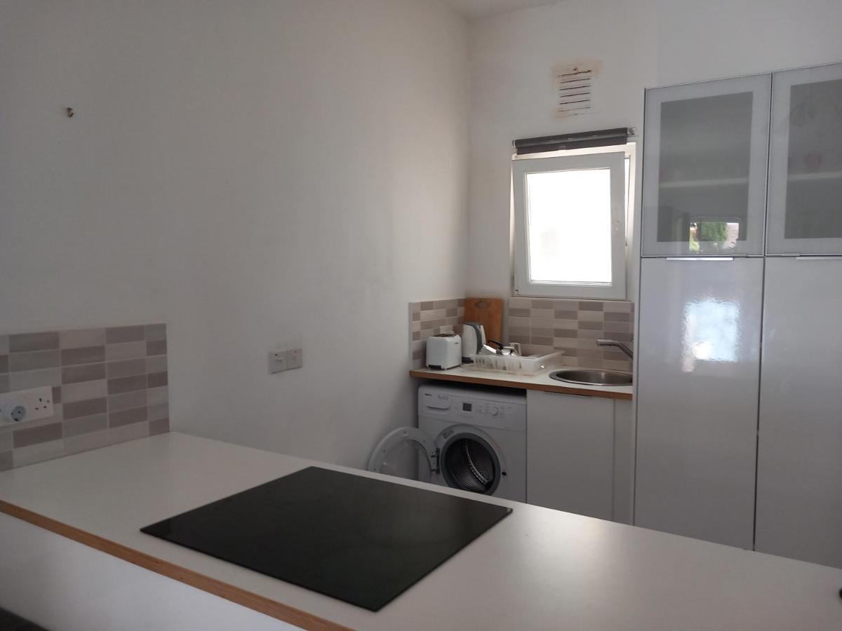 Paphos Studios Экстерьер фото